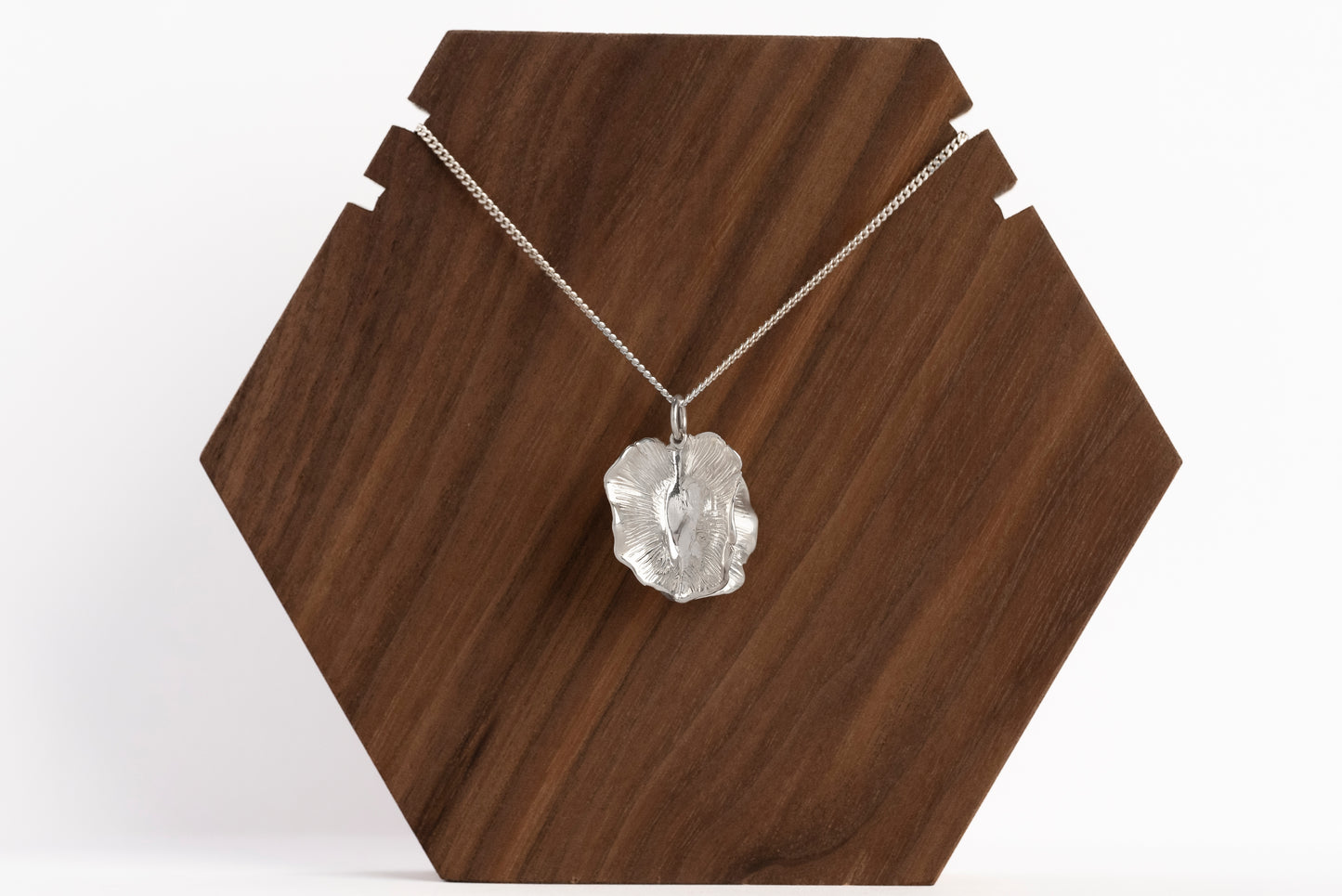 Large Bushwillow pendant - Platinum