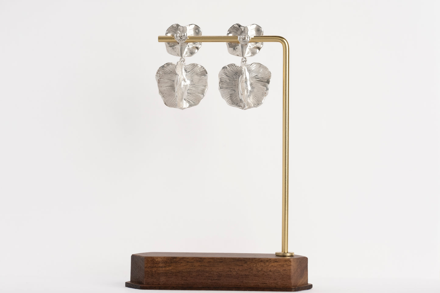 Bushwillow Duo stud with Large Bushwillow drop - platinum