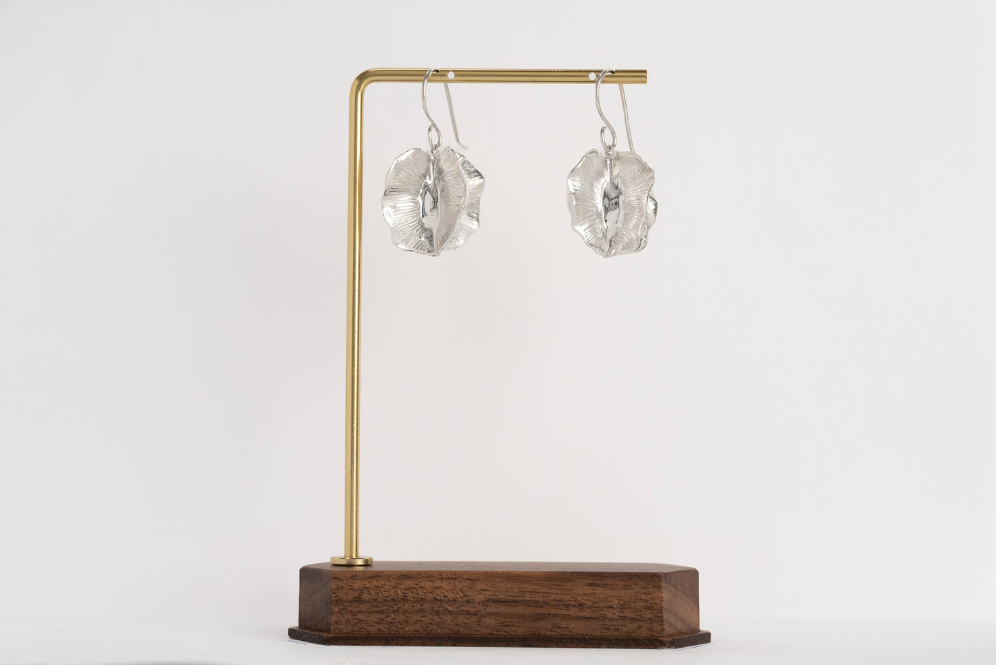 Large Bushwillow drop on hook - Platinum