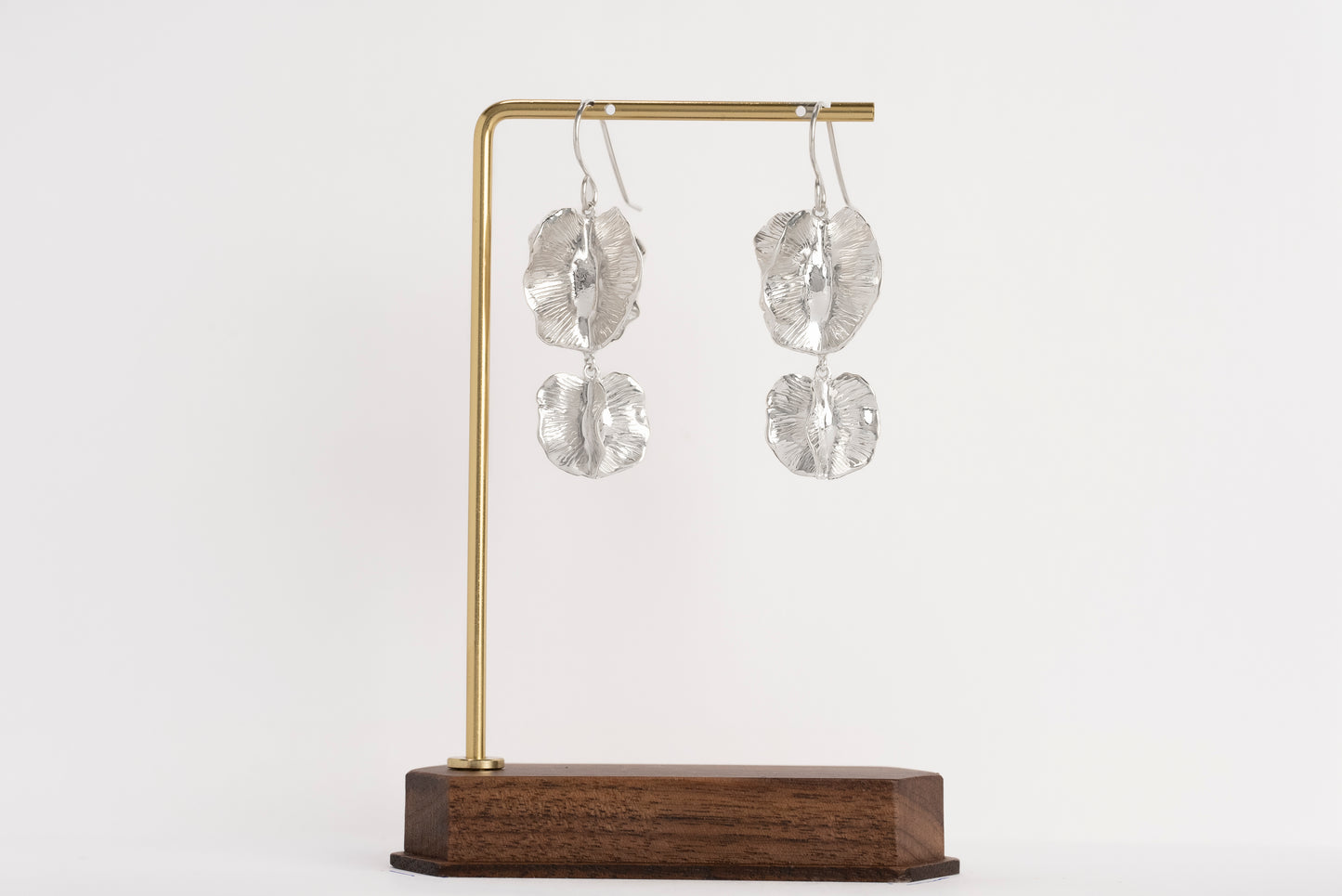 Duo Large with Medium Bushwillow on hook - Platinum