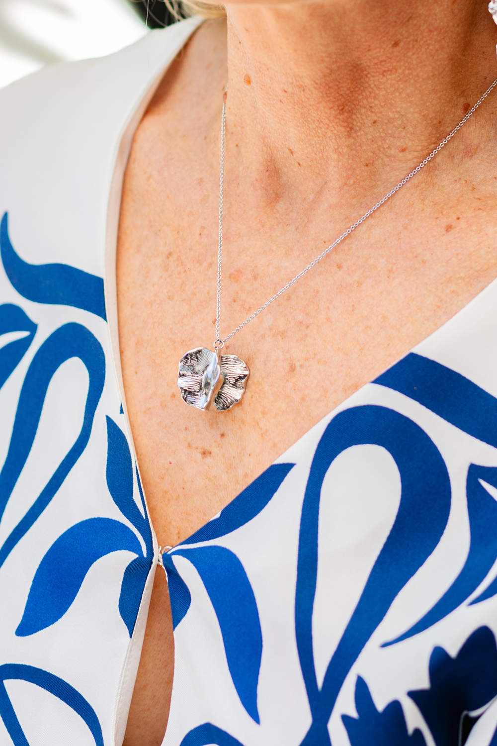 Large Bushwillow pendant - Platinum