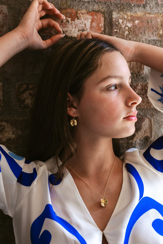 Small Bushwillow drop on hook - Gold