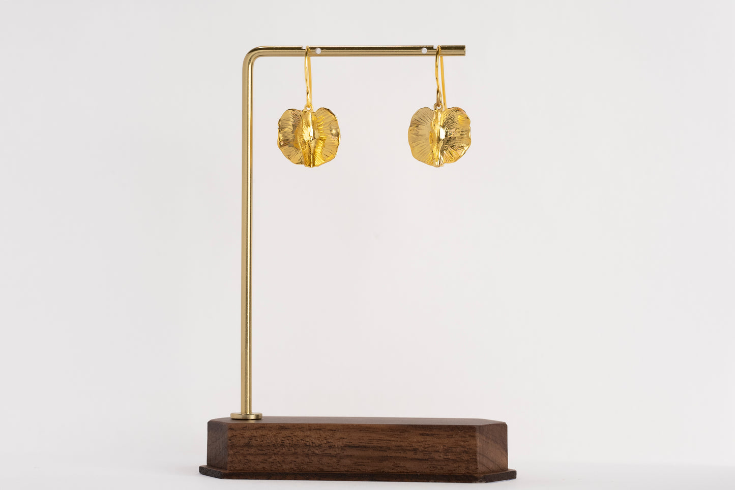 Medium Bushwillow drop on hook - Gold