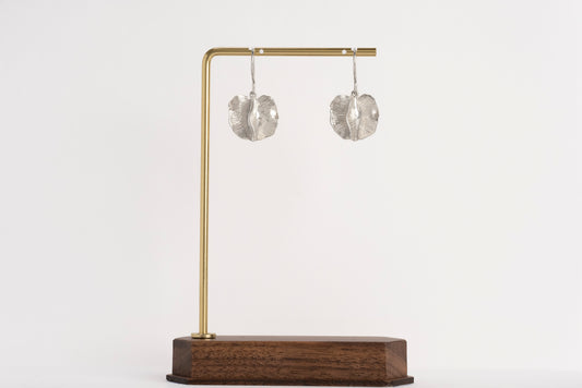 Small Bushwillow drop on hook - Platinum